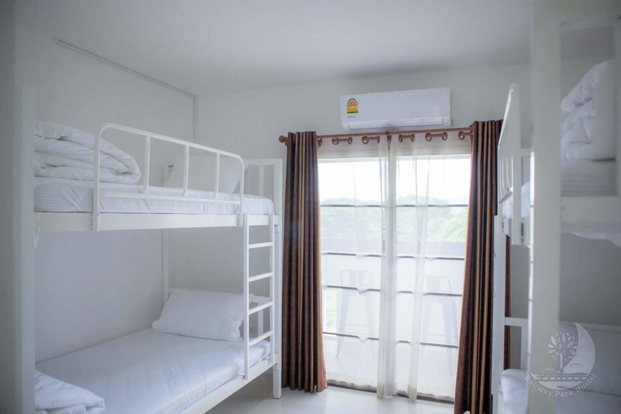 Railway Park Hostel Τσιάνγκ Μάι Εξωτερικό φωτογραφία