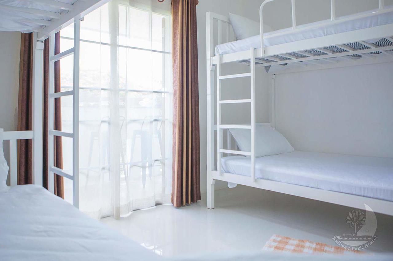 Railway Park Hostel Τσιάνγκ Μάι Εξωτερικό φωτογραφία